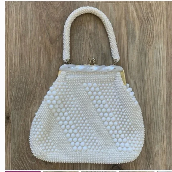 Vintage Beaded Hong Kong Elegant Cream lined Kisslock Handbag - Picture 9 of 14